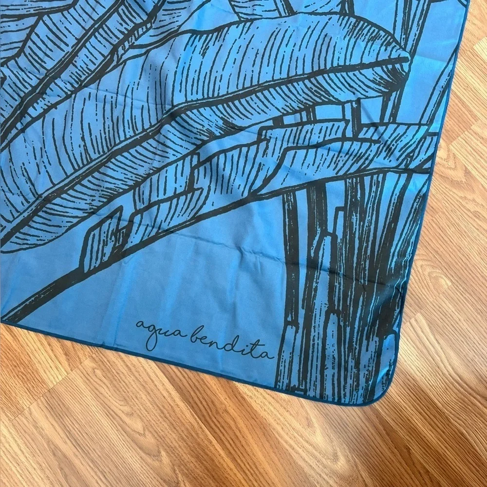 Agua Bendita Blue Botanical Towel